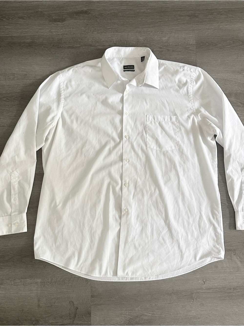 Van Heusen White Wrinkle Free Dress Shirt Regular Fit Pocket Size 17.5 34/35